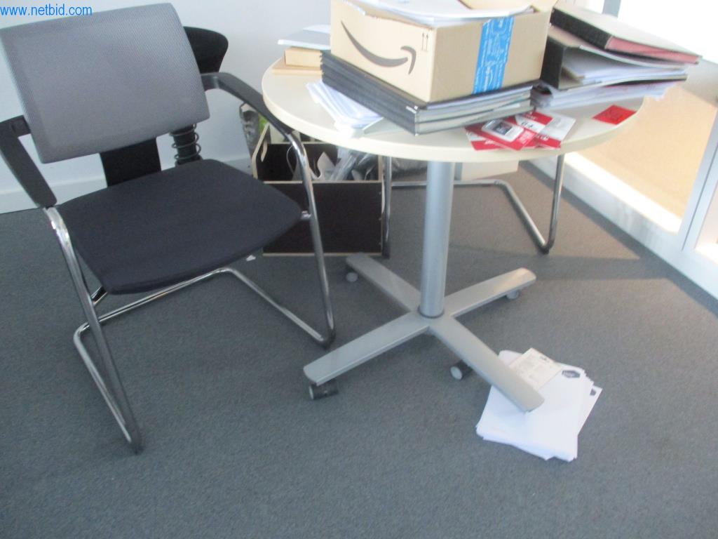 Well-maintained office furniture, IT equipment and 3D glasses (MS Hololens 2) -22