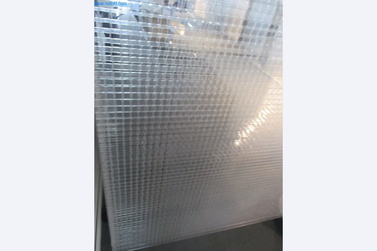 Gepflegte Büromöbel, IT-Ausstattungen und 3D-Brillen (MS Hololens 2) -26