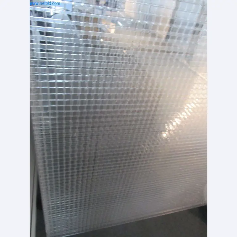 Gepflegte Büromöbel, IT-Ausstattungen und 3D-Brillen (MS Hololens 2) -26