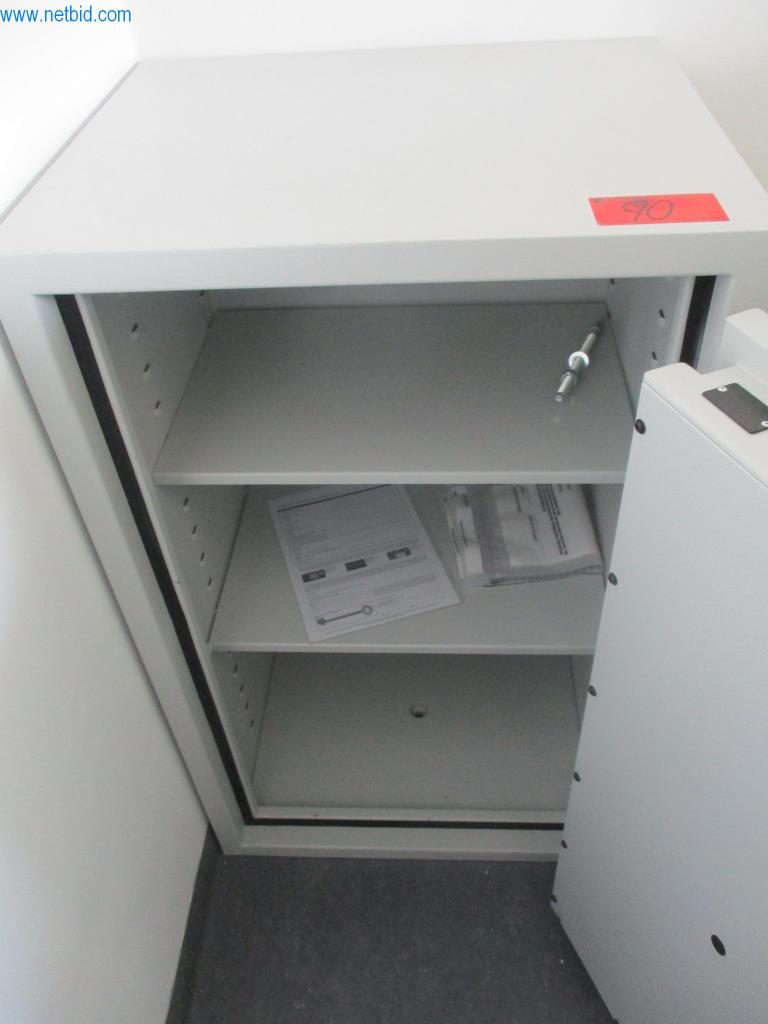 Well-maintained office furniture, IT equipment and 3D glasses (MS Hololens 2) -28