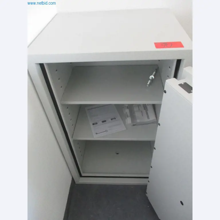 Gepflegte Büromöbel, IT-Ausstattungen und 3D-Brillen (MS Hololens 2) -28