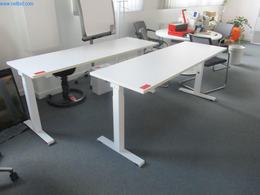 Well-maintained office furniture, IT equipment and 3D glasses (MS Hololens 2) -2