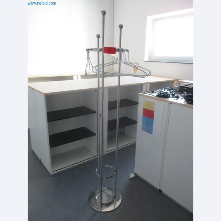 Gepflegte Büromöbel, IT-Ausstattungen und 3D-Brillen (MS Hololens 2) -30