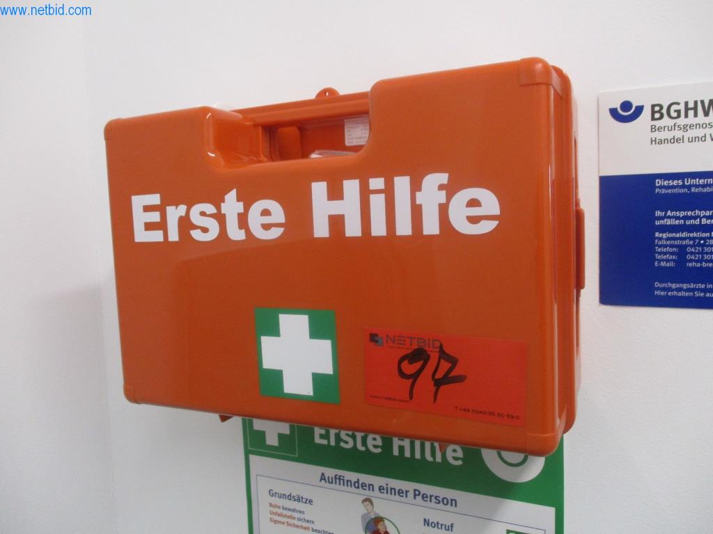 Well-maintained office furniture, IT equipment and 3D glasses (MS Hololens 2) -31