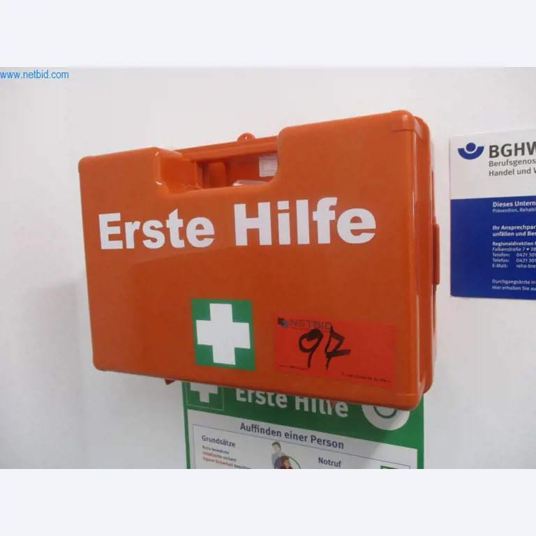 Gepflegte Büromöbel, IT-Ausstattungen und 3D-Brillen (MS Hololens 2) -31