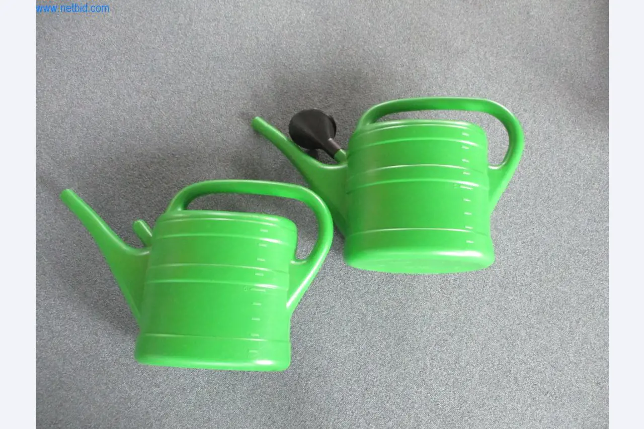 Gepflegte Büromöbel, IT-Ausstattungen und 3D-Brillen (MS Hololens 2) -35