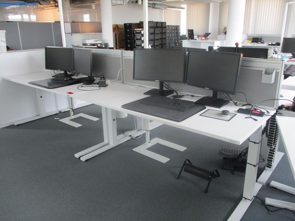 Well-maintained office furniture, IT equipment and 3D glasses (MS Hololens 2) -3