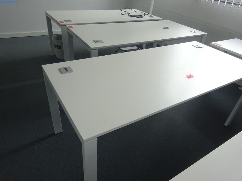 Well-maintained office furniture, IT equipment and 3D glasses (MS Hololens 2) -6