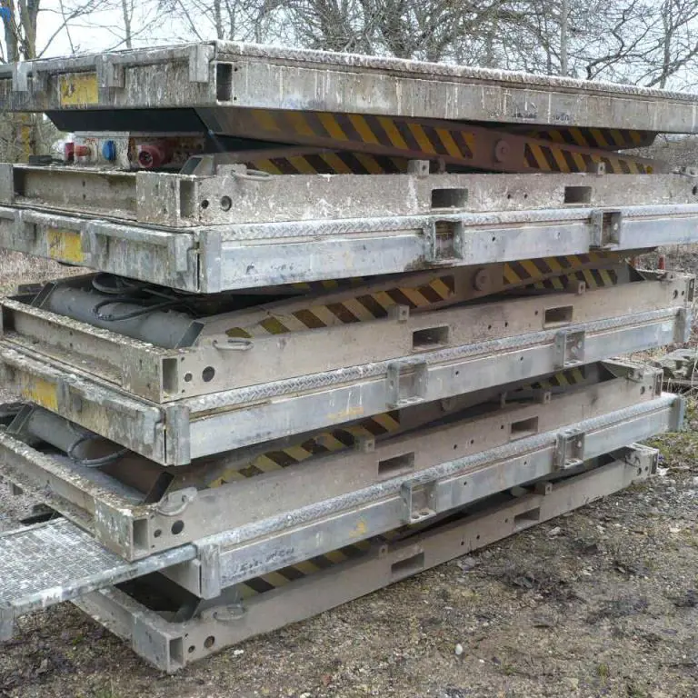 2 Metselwerkplatforms Steinweg/Böcker Minilift LT