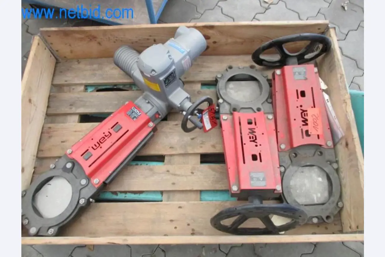 Máquinas, parque automóvel e equipamento operacional-1