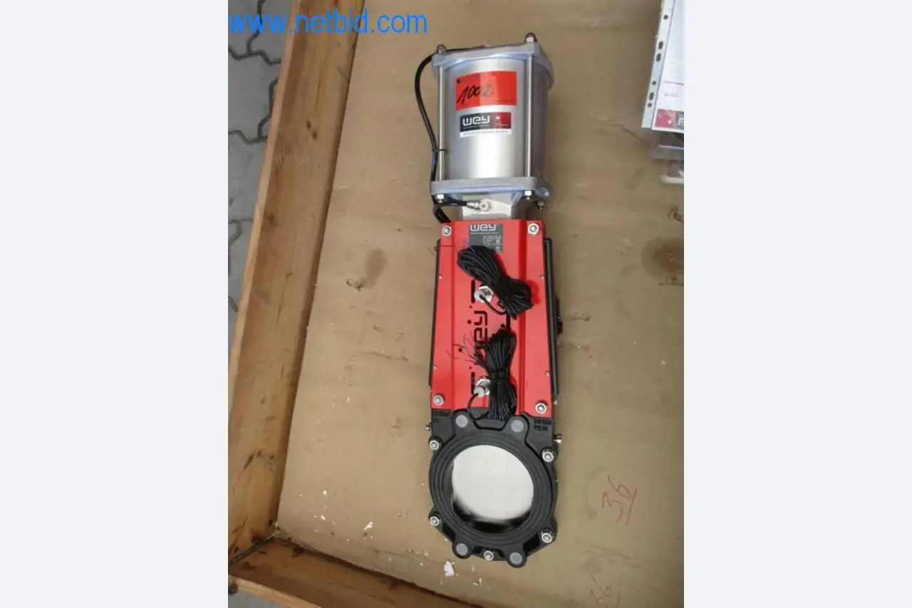 Máquinas, parque automóvel e equipamento operacional-2