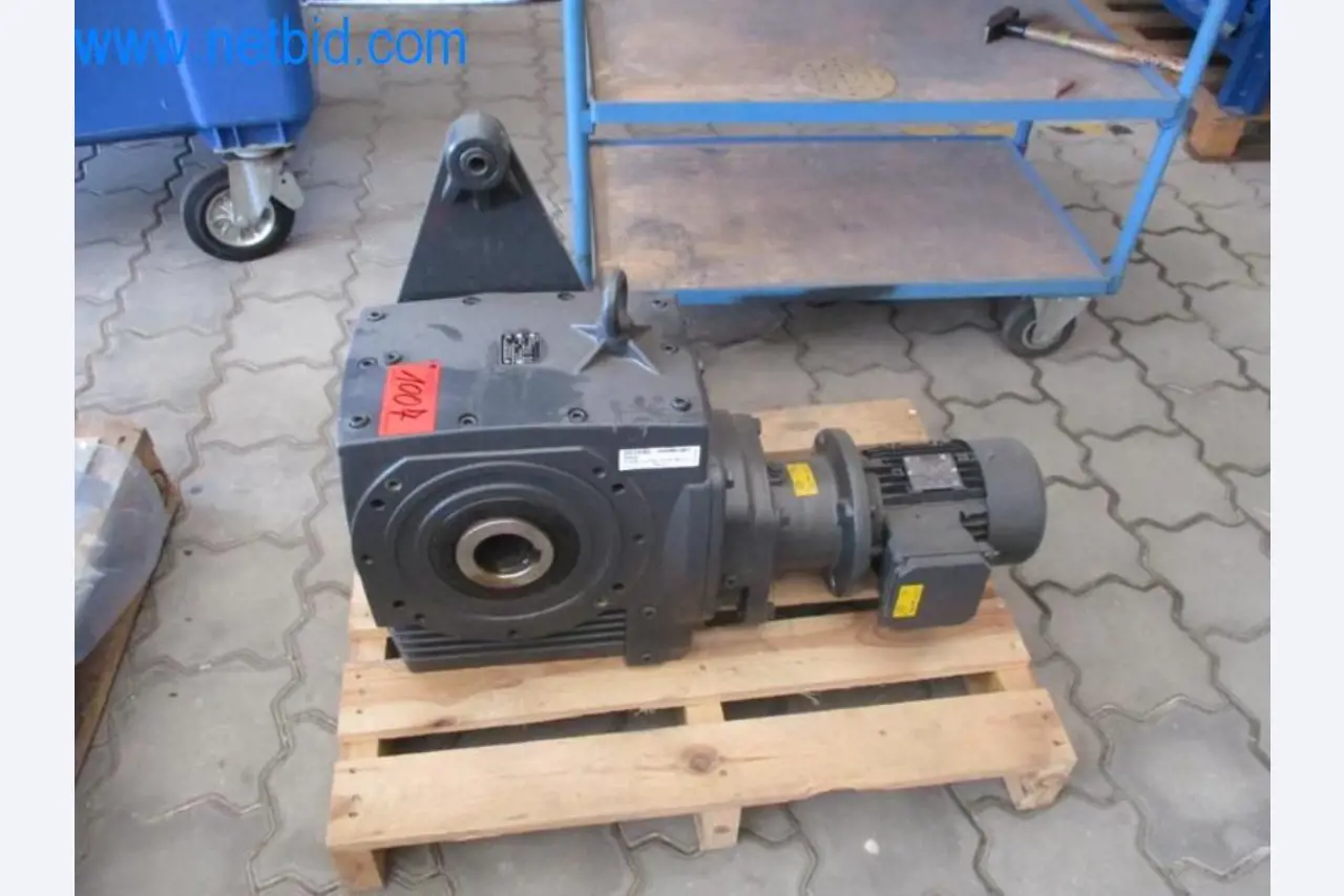 Stroje, vozový park a provozní zařízení-1