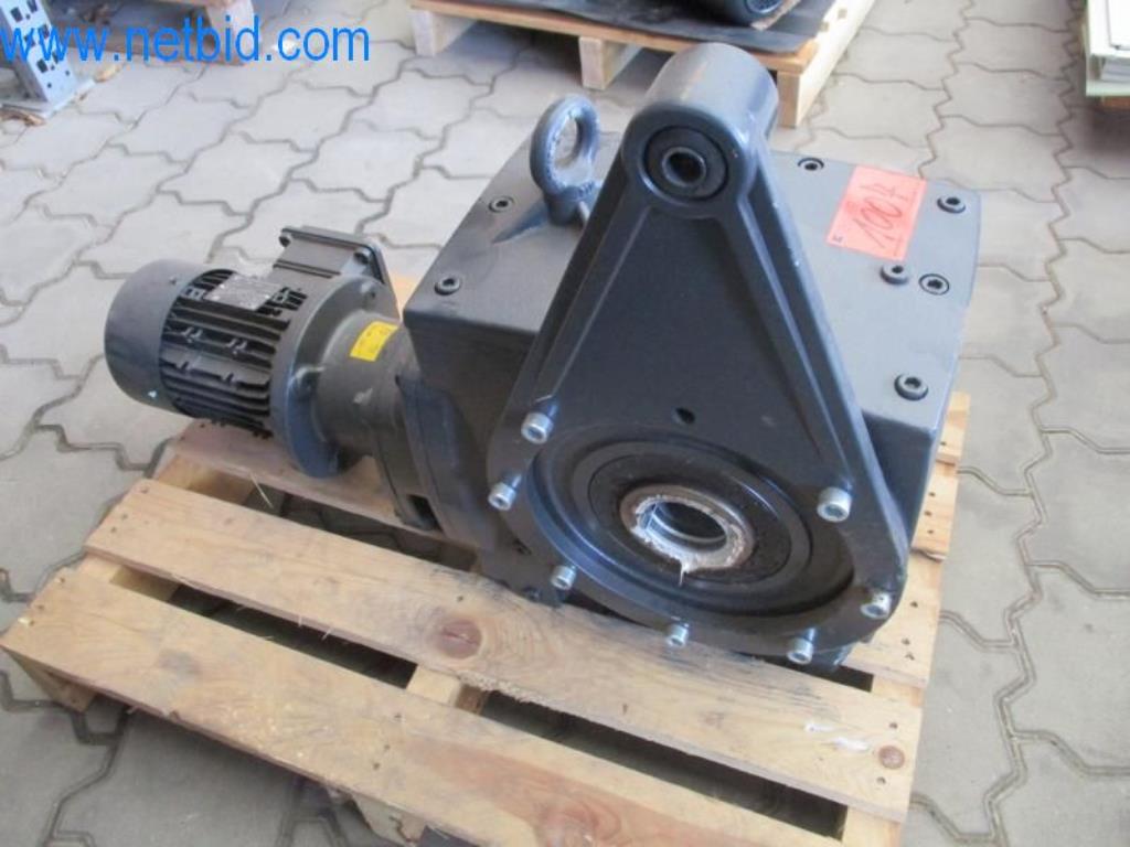 Stroje, vozový park a provozní zařízení-2