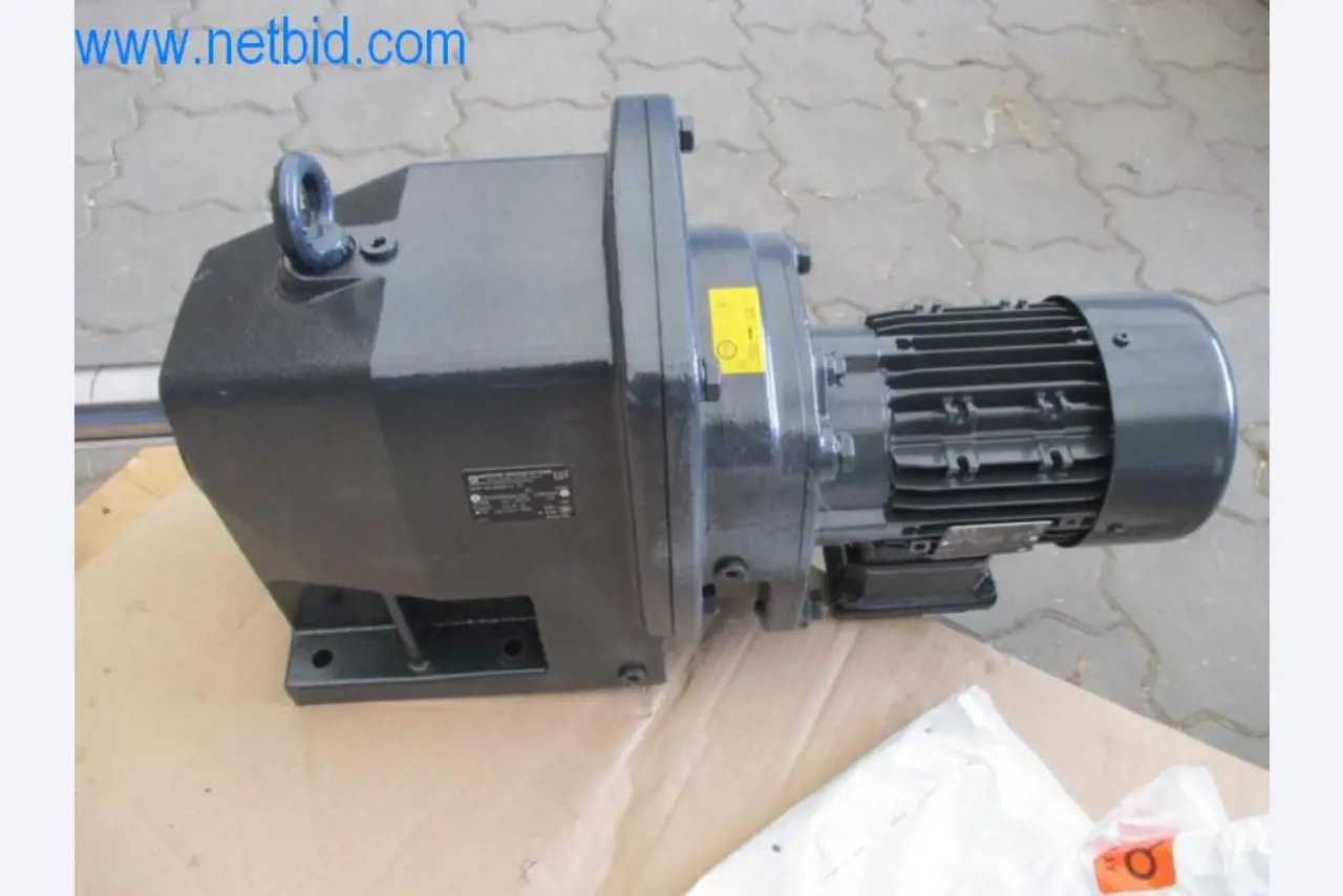 Maquinaria, parque móvil y equipos de explotación-2