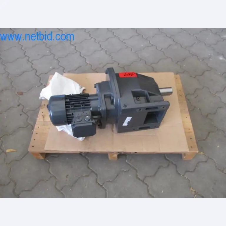 Maquinaria, parque móvil y equipos de explotación-3