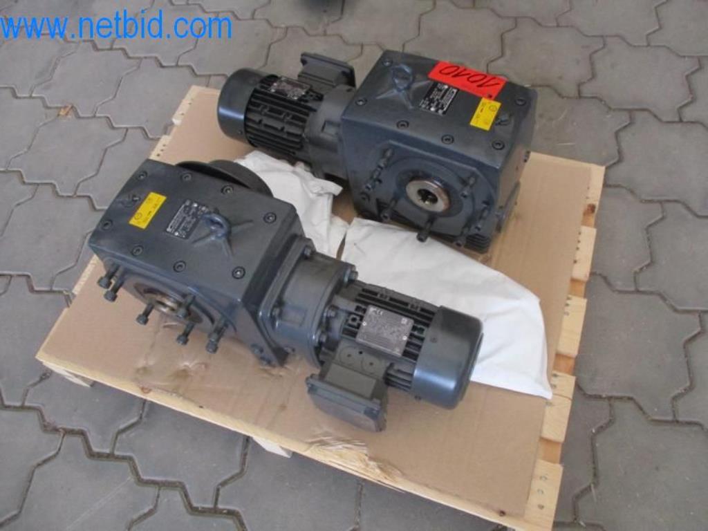 Maquinaria, parque móvil y equipos de explotación-3