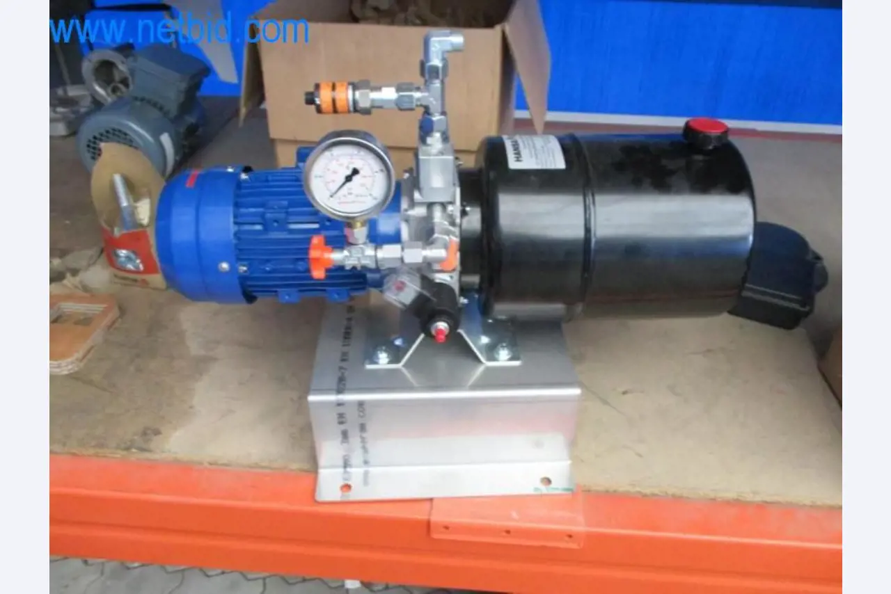 Stroje, vozový park a provozní zařízení-1