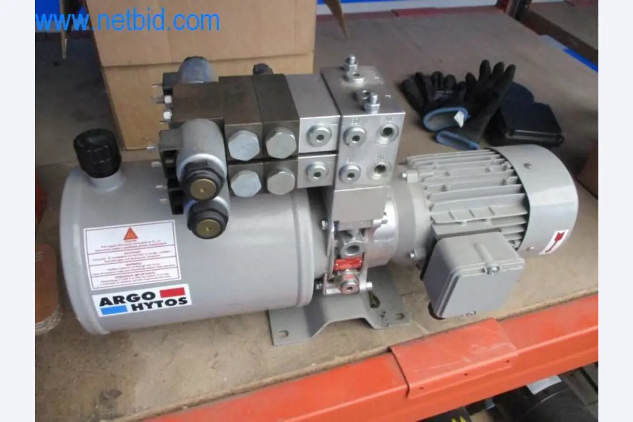 Maquinaria, parque móvil y equipos de explotación-1