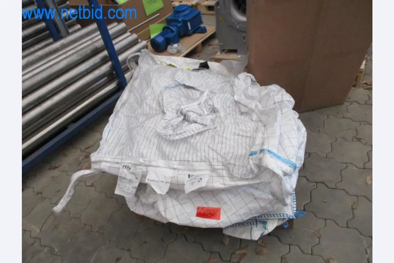 Maquinaria, parque móvil y equipos de explotación-1