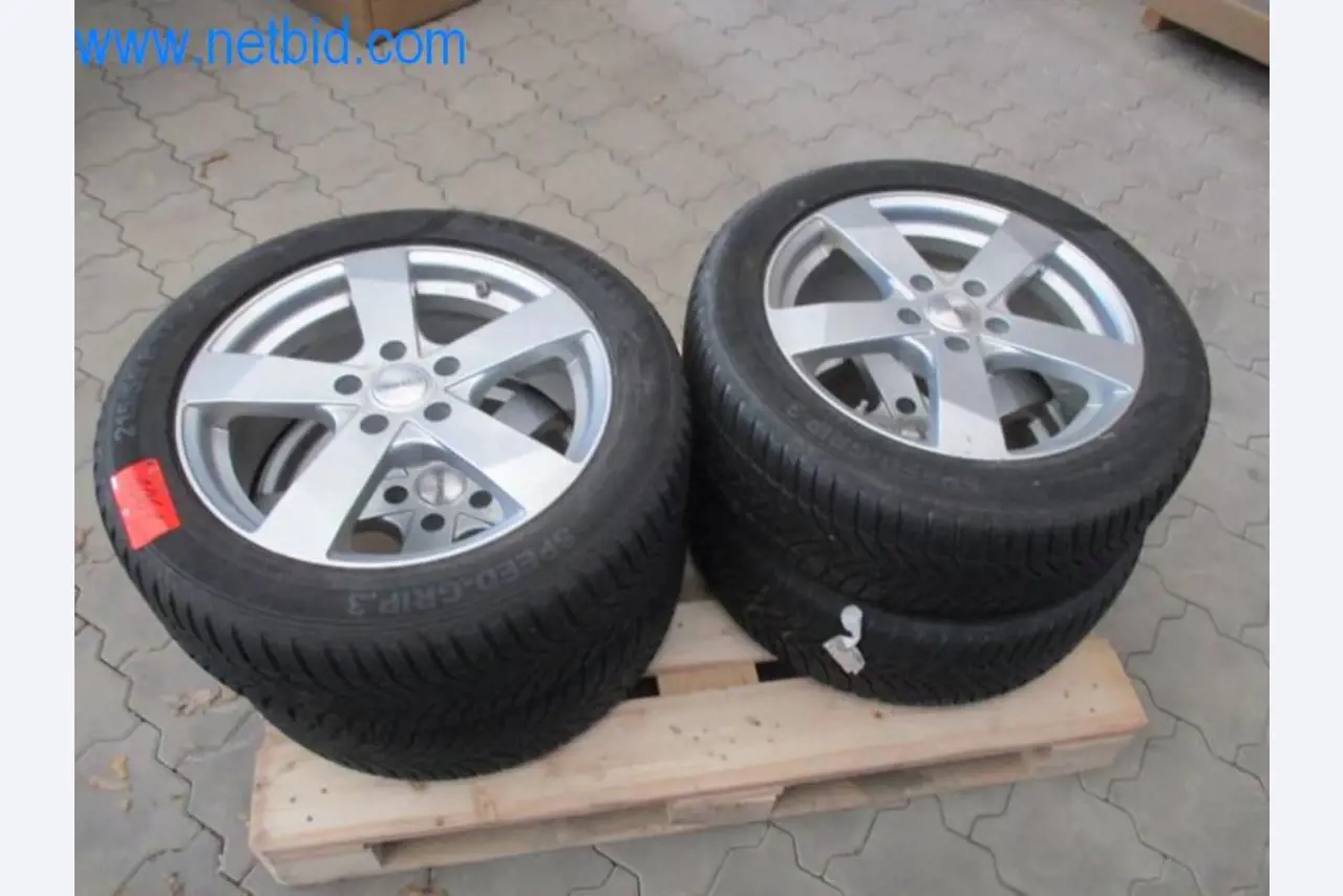 Stroje, vozový park a provozní zařízení-3