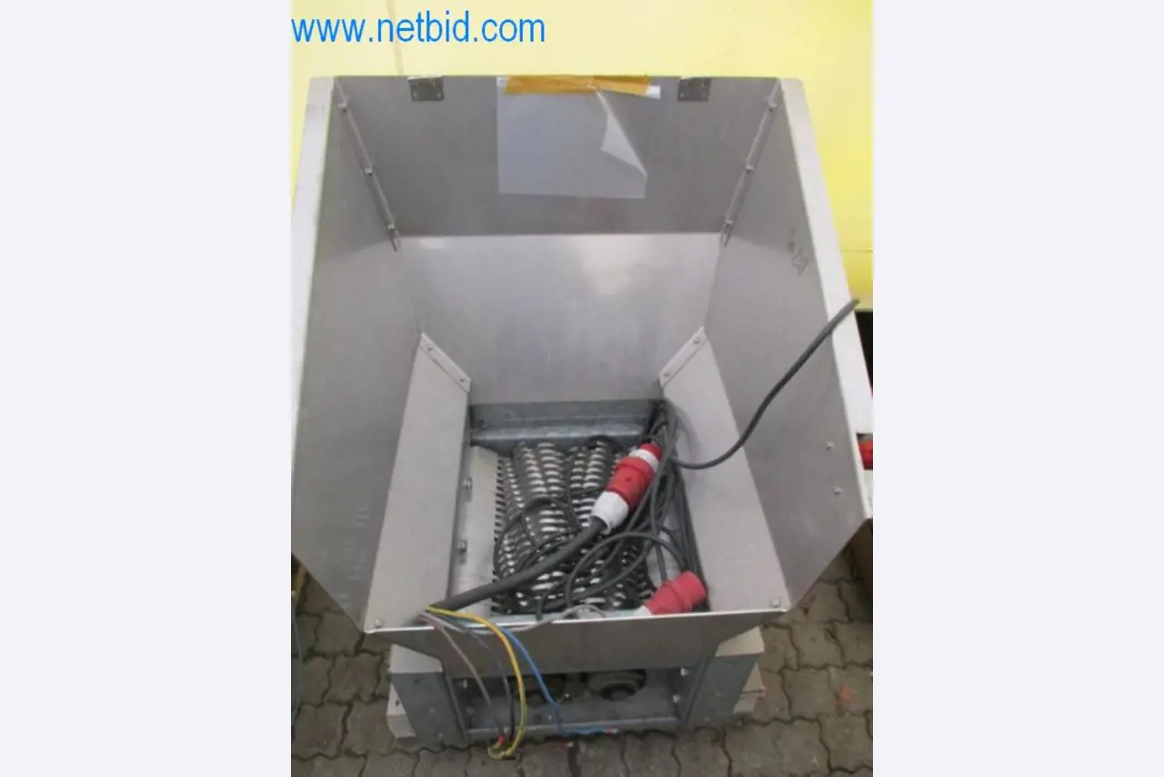 Stroji, vozni park in operativna oprema-3