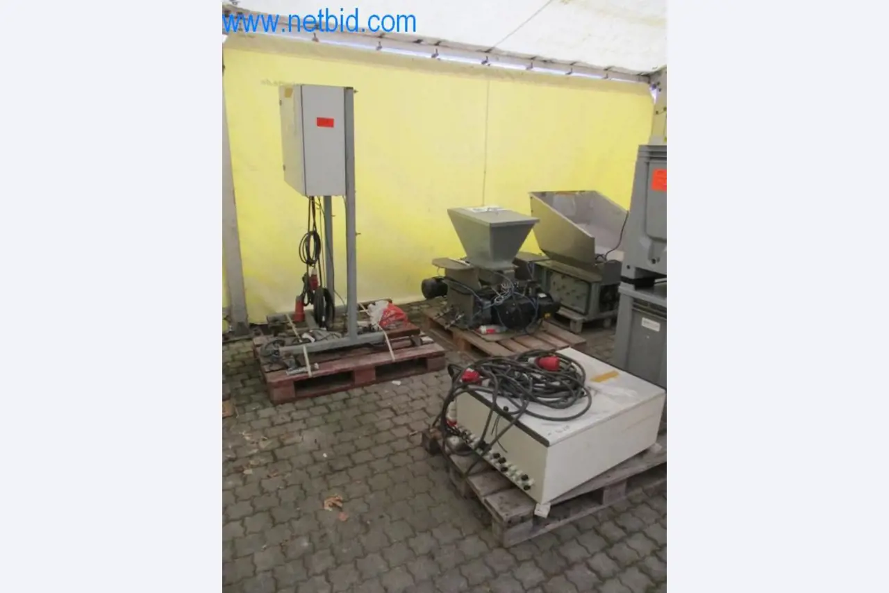 Stroji, vozni park in operativna oprema-4