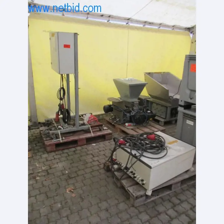 Stroji, vozni park in operativna oprema-4