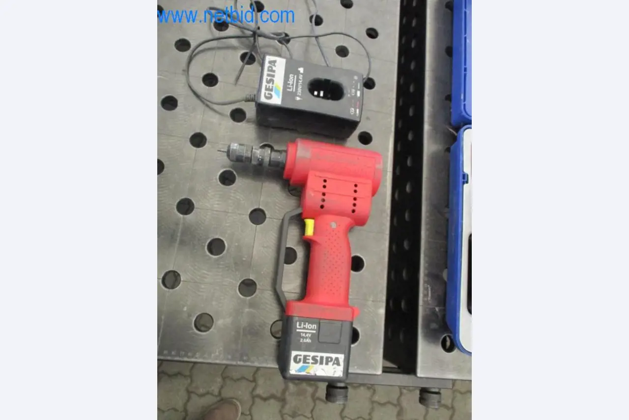 Maschinen, Fuhrpark und Betriebsausstattung-1