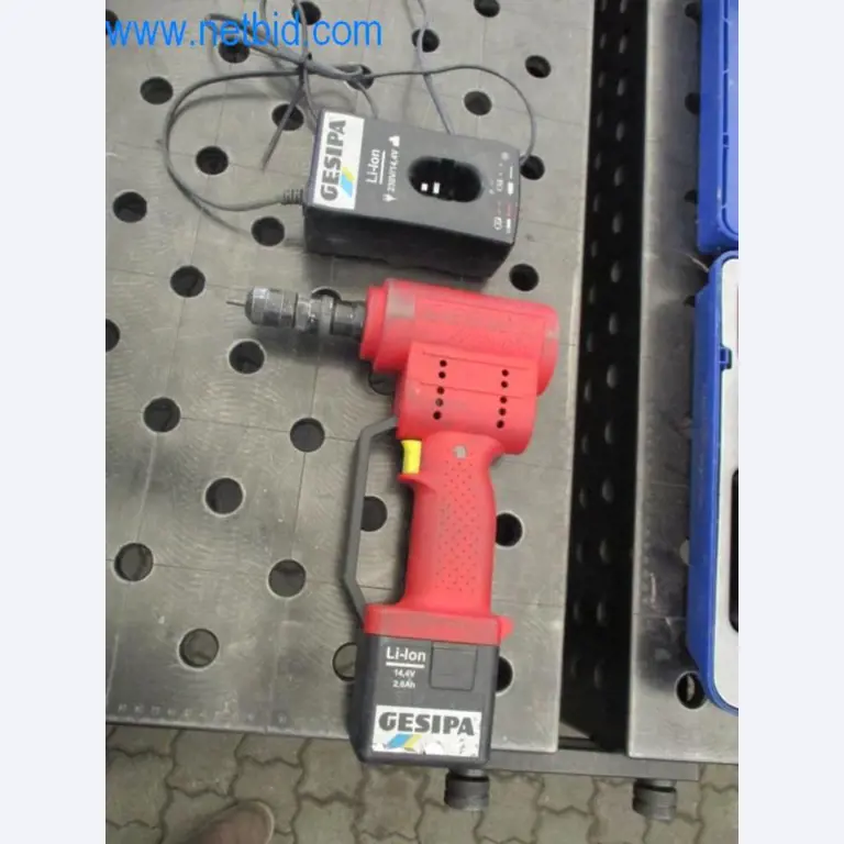 Maschinen, Fuhrpark und Betriebsausstattung-1