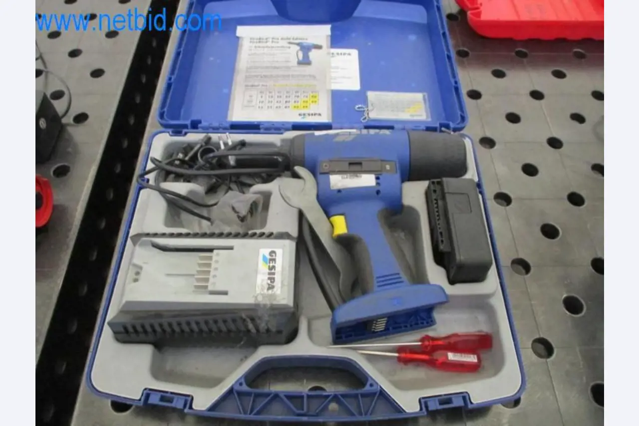 Stroje, vozový park a provozní zařízení-1