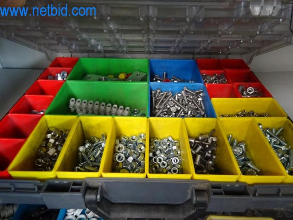 Stroje, vozový park a provozní zařízení-1