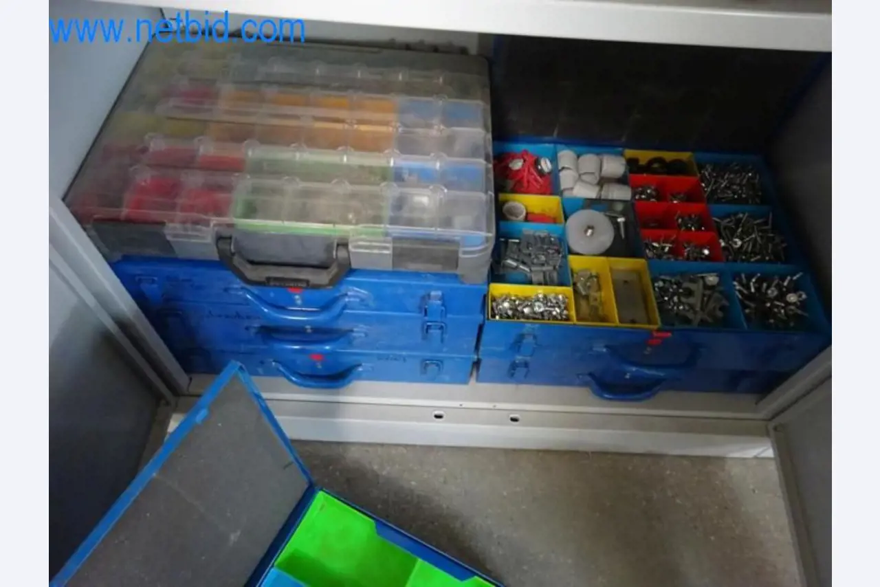 Stroje, vozový park a provozní zařízení-4