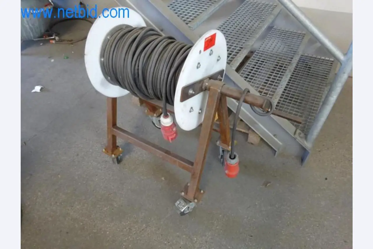 Maquinaria, parque móvil y equipos de explotación-1