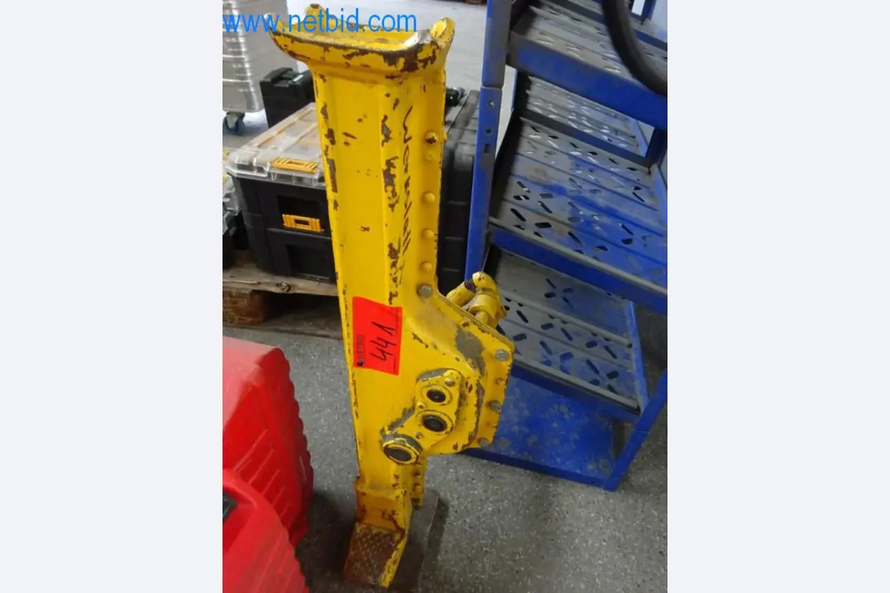 Stroje, vozový park a provozní zařízení-1