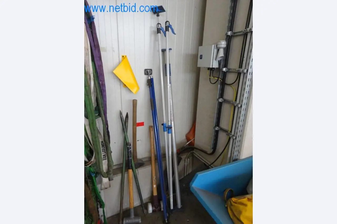 Stroje, vozový park a provozní zařízení-1