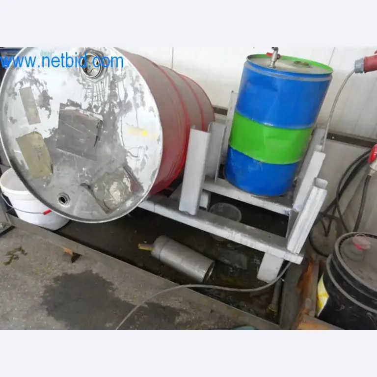 Machines, vehicle fleet and operating equipment-1