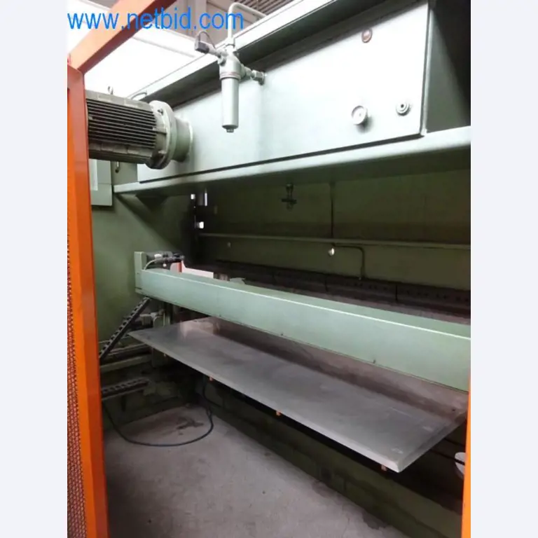 Stroje, vozový park a provozní zařízení-11