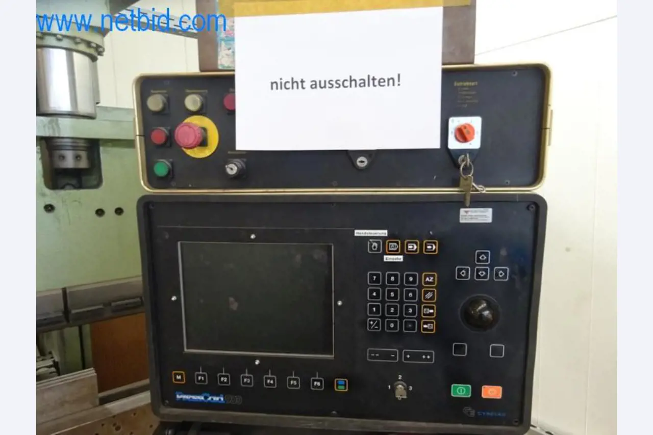 Stroje, vozový park a provozní zařízení-13