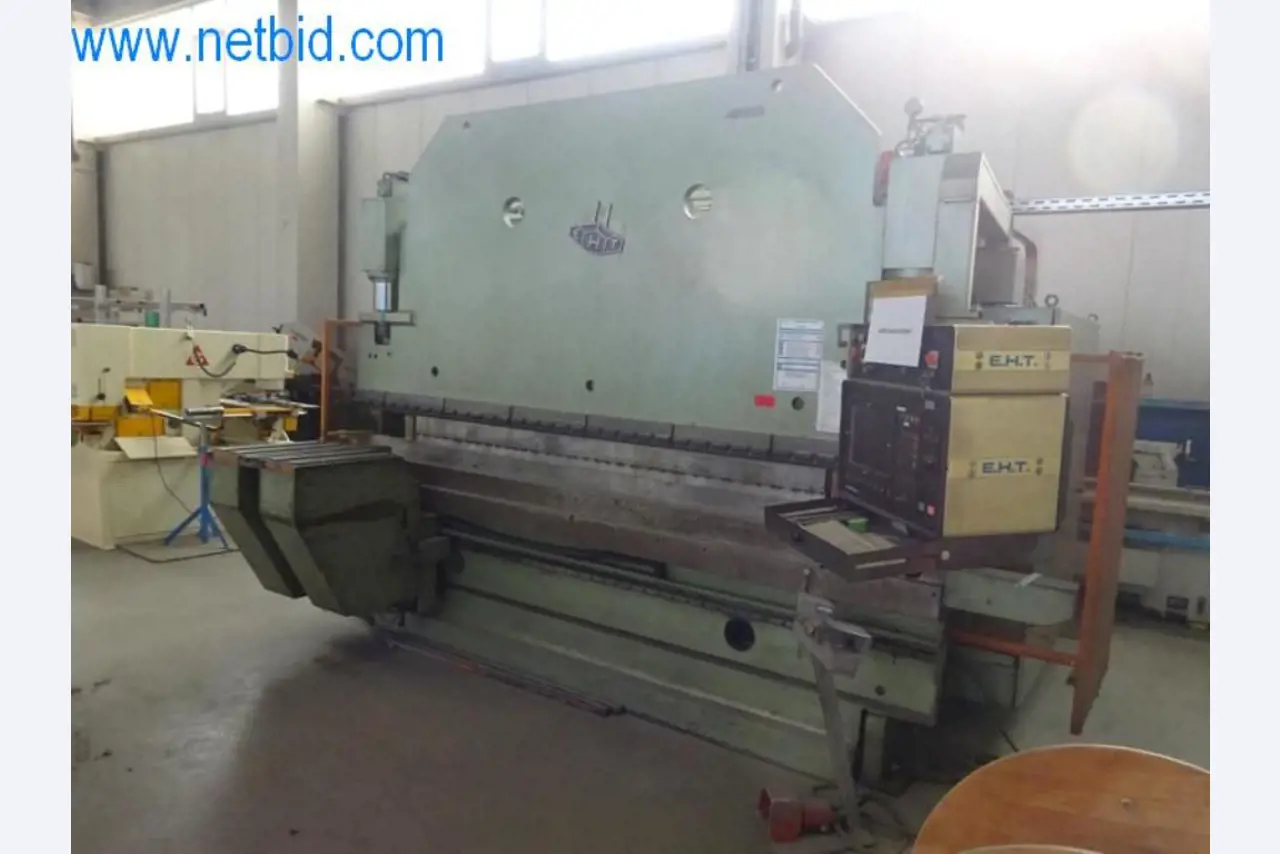 Stroje, vozový park a provozní zařízení-14