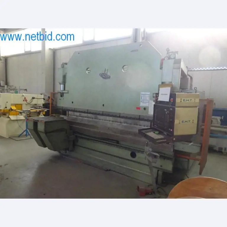 Stroje, vozový park a provozní zařízení-14