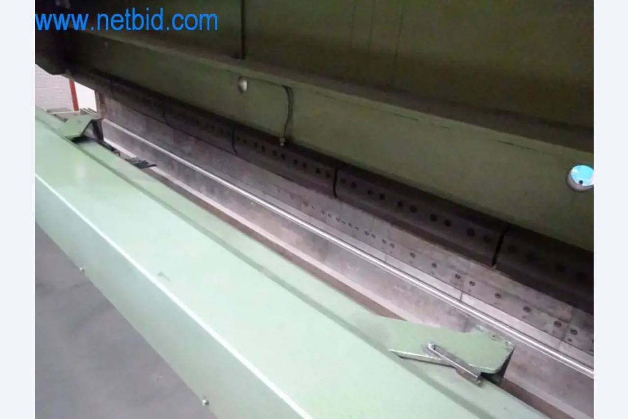 Stroje, vozový park a provozní zařízení-15