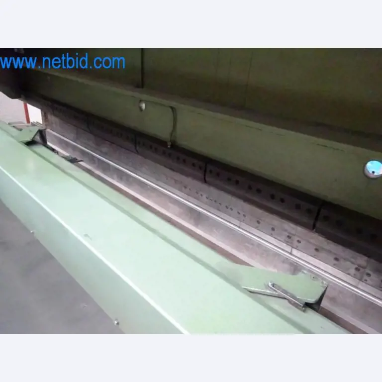 Stroje, vozový park a provozní zařízení-15