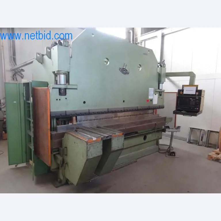 Stroje, vozový park a provozní zařízení-1