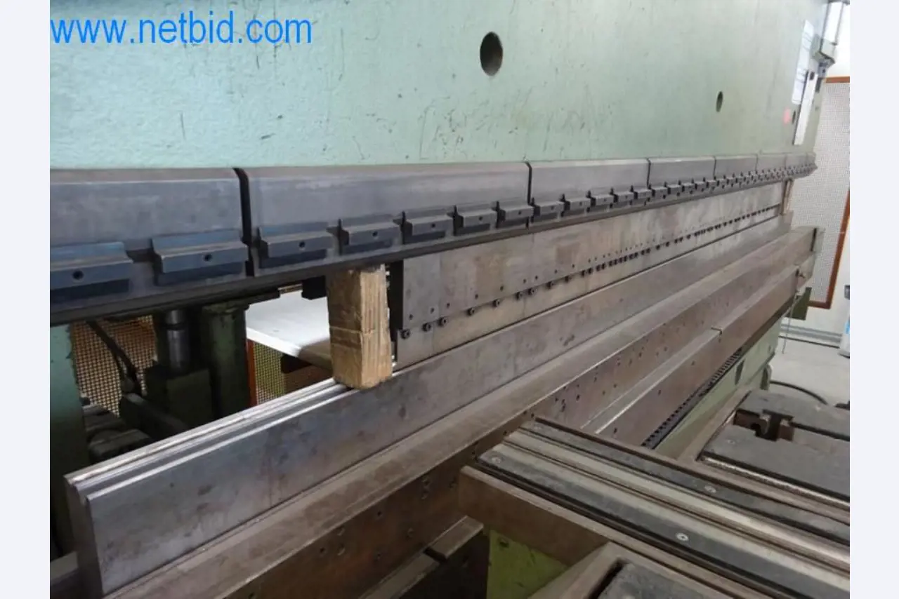 Stroje, vozový park a provozní zařízení-2