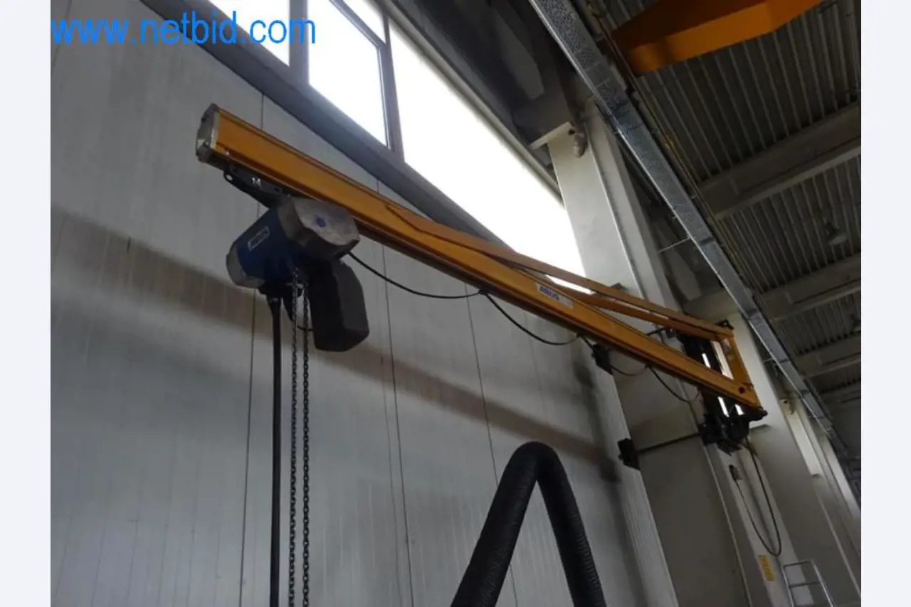 Stroje, vozový park a provozní zařízení-1