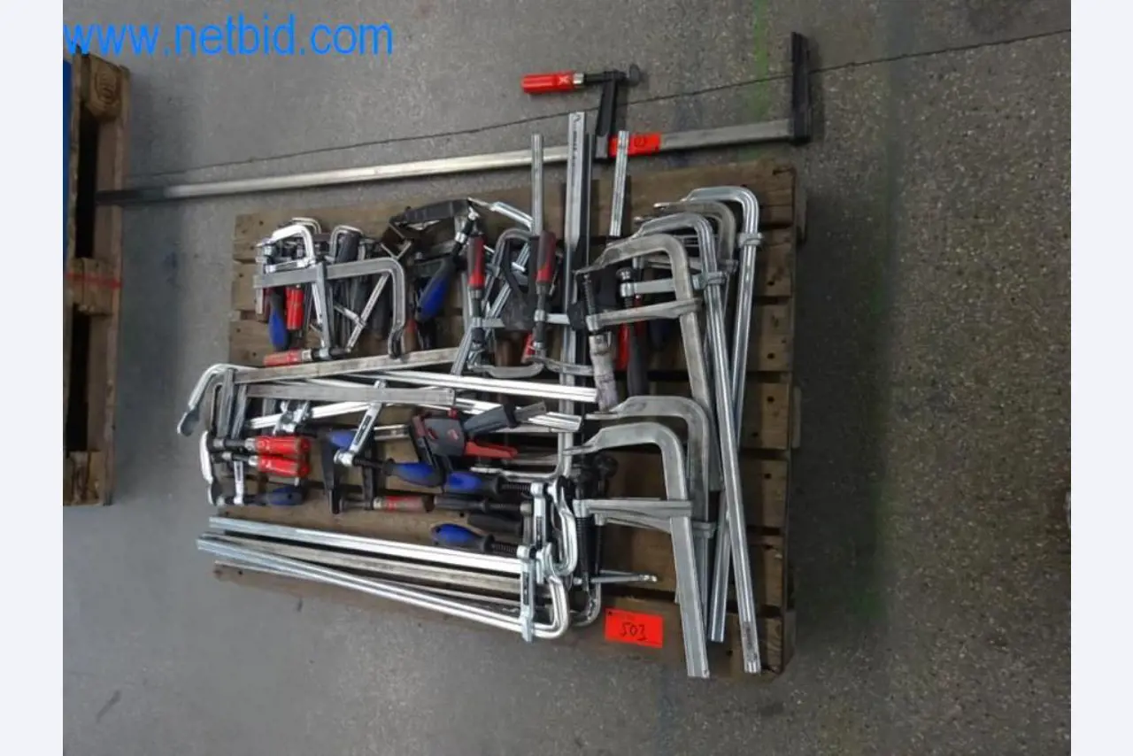 Maszyny, flota pojazdów i sprzęt operacyjny-1