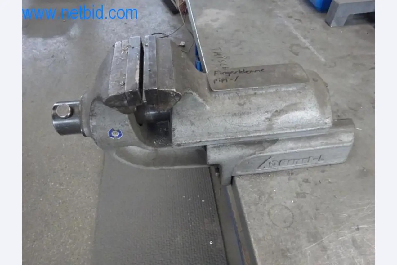 Machines, vehicle fleet and operating equipment-7