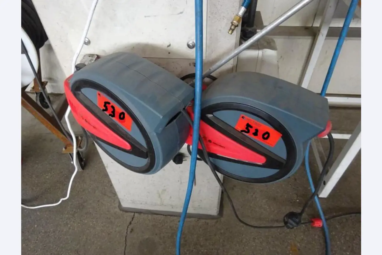 Maquinaria, parque móvil y equipos de explotación-1