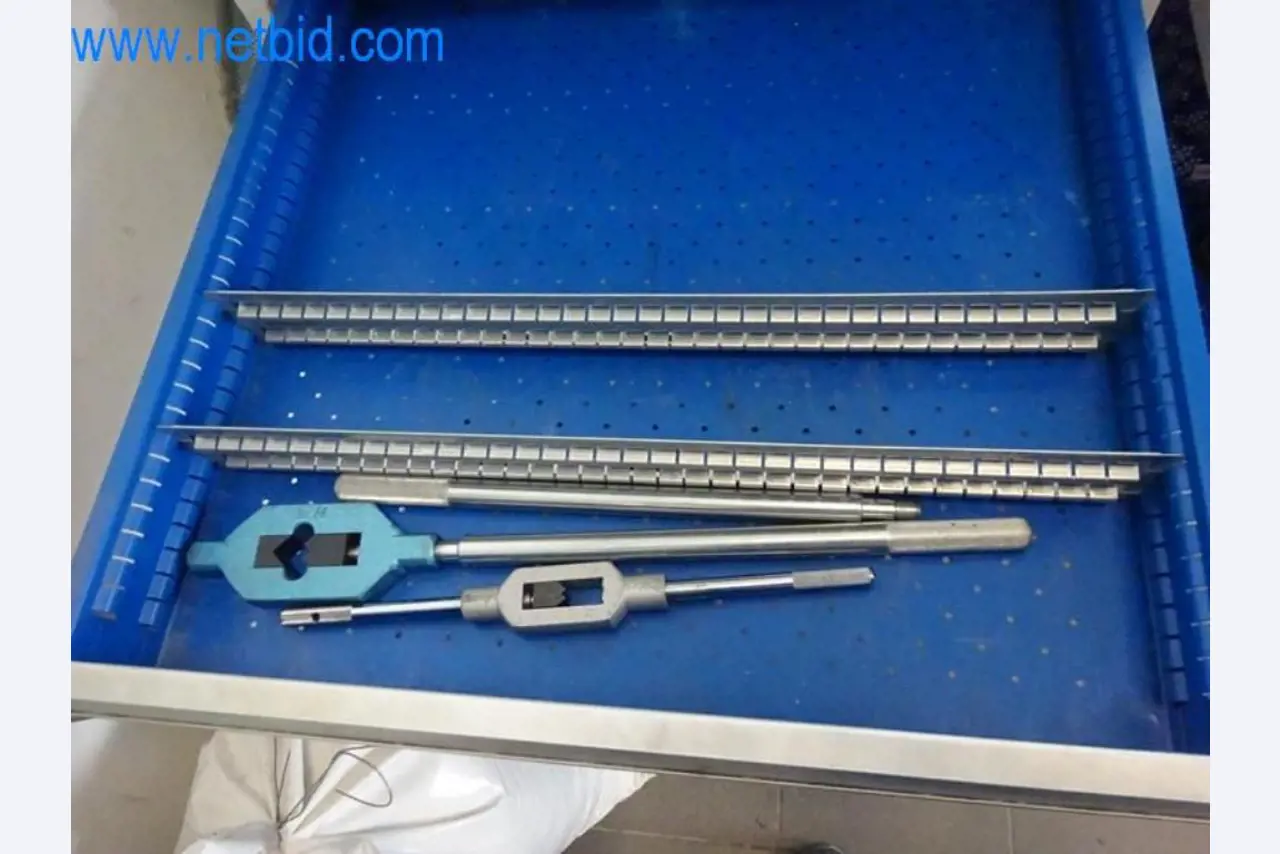 Maquinaria, parque móvil y equipos de explotación-4