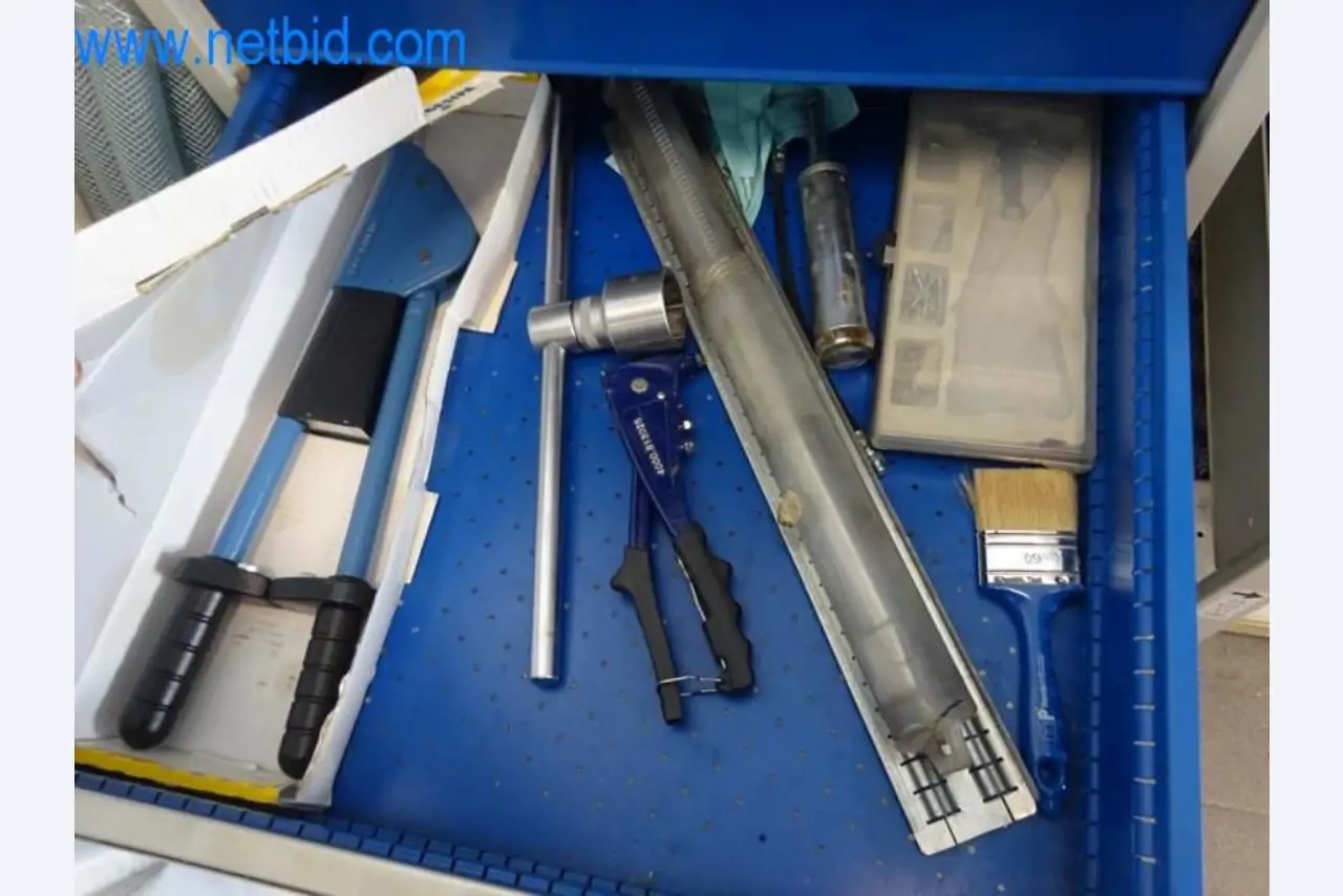 Maquinaria, parque móvil y equipos de explotación-7